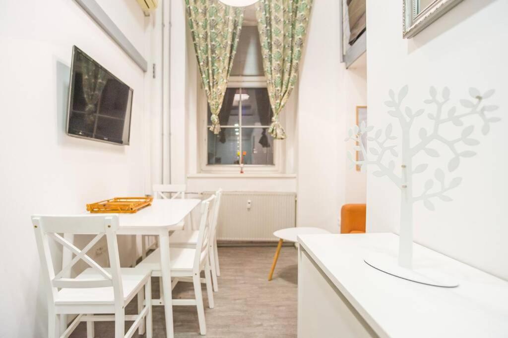 Apartma N'Poznam Tobacna Ljubljana Eksteriør bilde