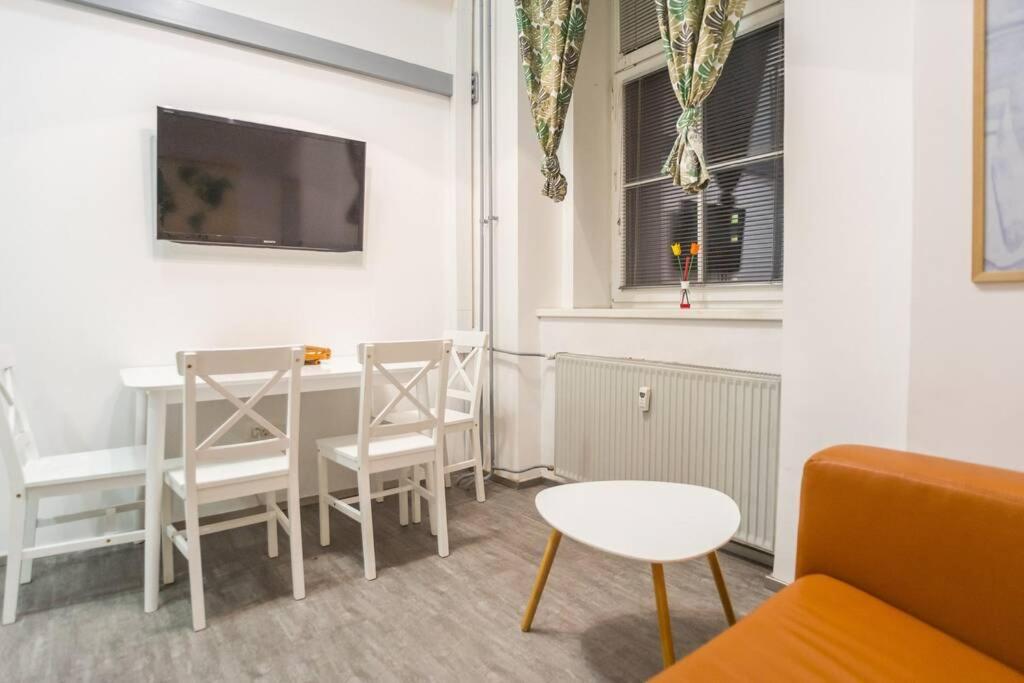 Apartma N'Poznam Tobacna Ljubljana Eksteriør bilde
