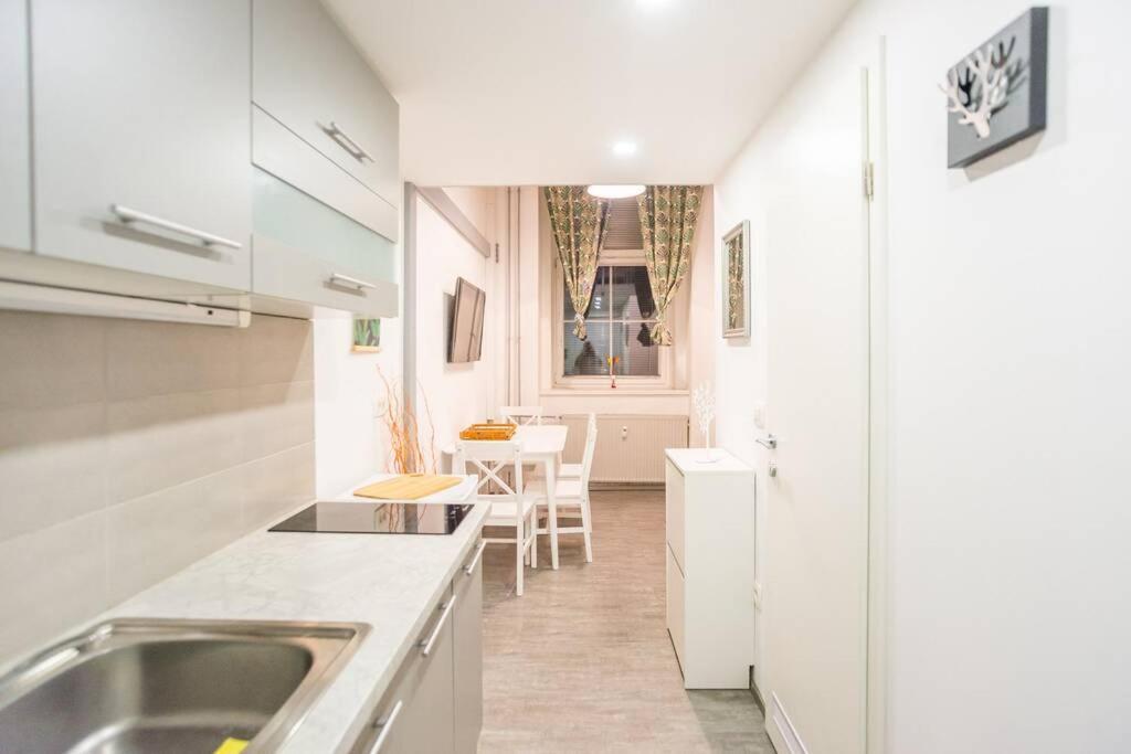 Apartma N'Poznam Tobacna Ljubljana Eksteriør bilde